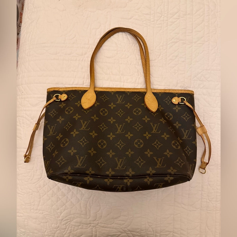 Louis Vuitton neverfull pm